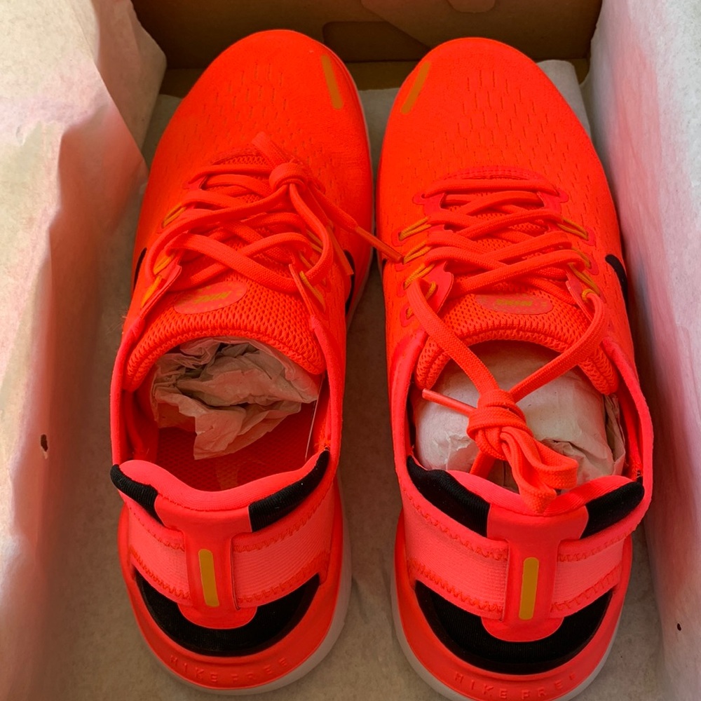 New in Box NIB Women’s Nike Free Run 2018 Running Shoes Sneakers! Crimso…